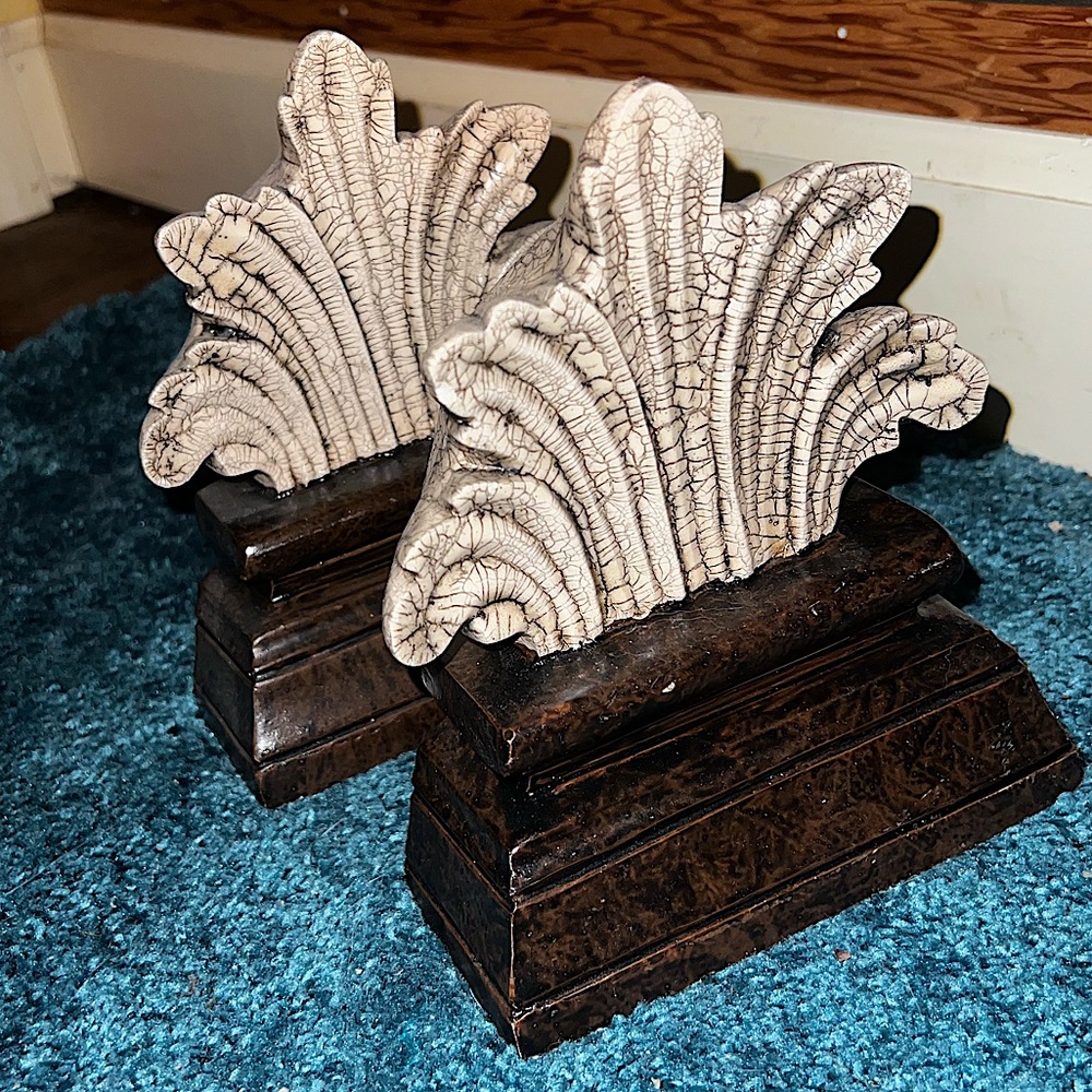 Vintage Italian Acanthus Leaf Motif Marble Stone Bookends/ Sculpture Decor
